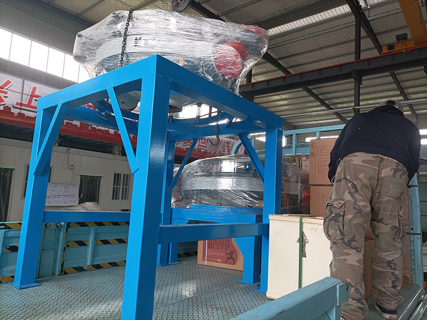 兩臺(tái)直排篩、旋振篩、檢驗(yàn)篩發(fā)貨