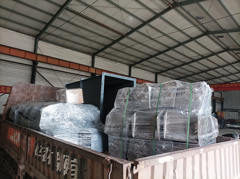 料斗NE100、鏈條、箱體發(fā)貨