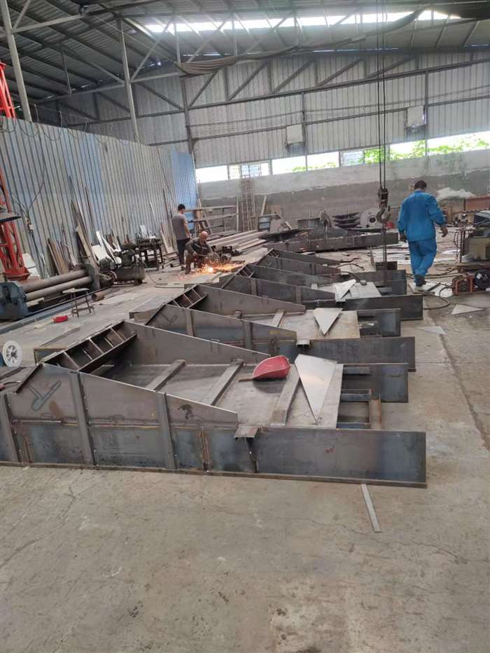 生產(chǎn)車(chē)間一直在加班加點(diǎn)生產(chǎn)制作各種設(shè)備，歡迎咨詢(xún)下單！