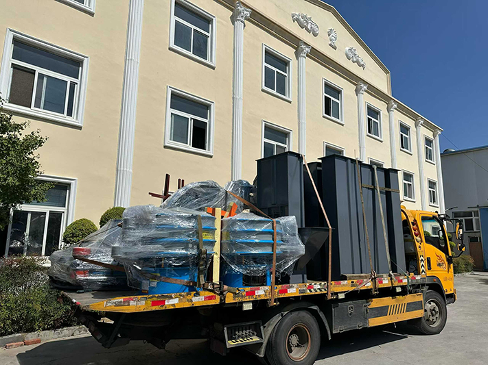 振動(dòng)料斗、提升機(jī)、旋振篩整車發(fā)貨