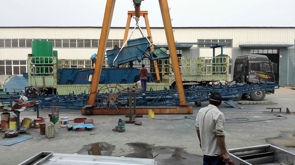 洛陽的某公司訂購的康振機械振動篩于昨天由德邦物流發(fā)出,預計三天后到達,請注意查收,