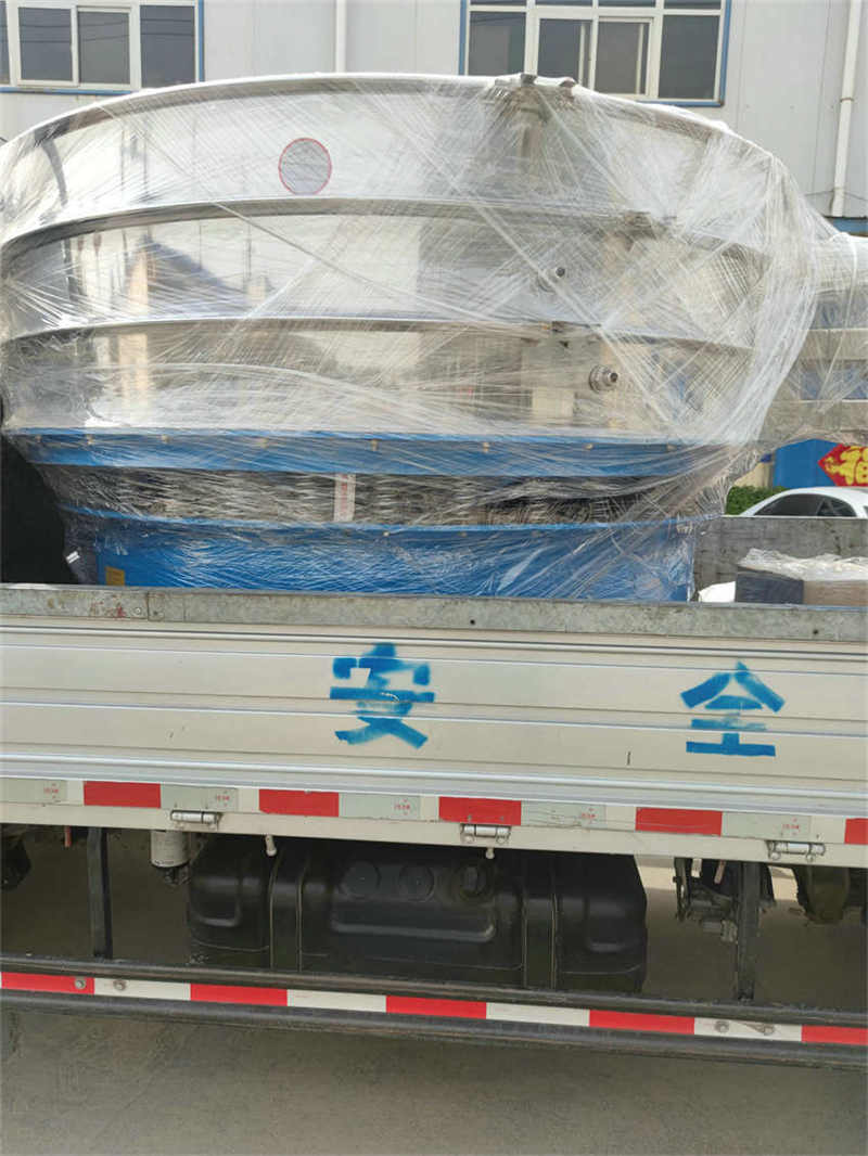 浙江1200-2S兩層不銹鋼超聲波客戶裝車發(fā)貨現(xiàn)場